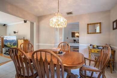 008_Breakfast Nook (1)