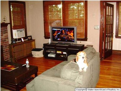 33 Rugby Ave, Staten Island, NY 10301 - photo 2