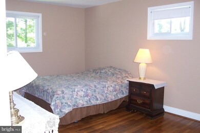 14218 Chadwick Ln, Rockville, MD 20853 - photo 7