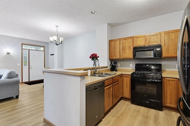 1976 Clover Ridge Dr, Chaska, MN 55318 - photo 7