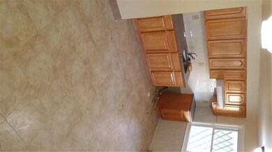 633 Dixon St, Allentown, PA 18103 - photo 4