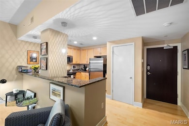 Marquette Building unit 1005, Saint Louis, MO 63102 - photo 7