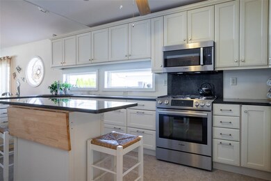 76 Pembroke St, Seabrook, NH 03874 - photo 6