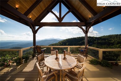 Fabulous Main Level Covered Deck, Grandfather Moun