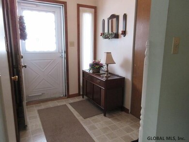 1004 Cambridge Manor Dr, Schenectady, NY 12302 - photo 5