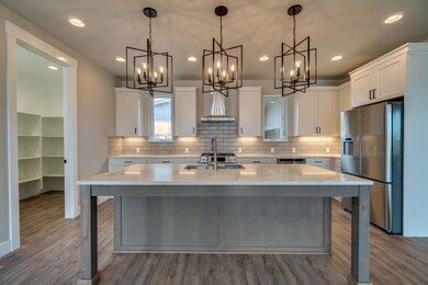 3694 SW 45th St, Redmond, OR 97756 - photo 4