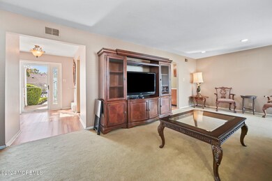 88B Chapel Ln unit A, Freehold, NJ 07728 - photo 6