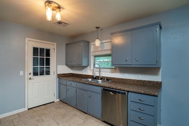 1242 E 5th St, Cushing, OK 74023 - photo 6