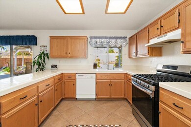 23124 Harbor Seal Ct, Wildomar, CA 92595 - photo 4