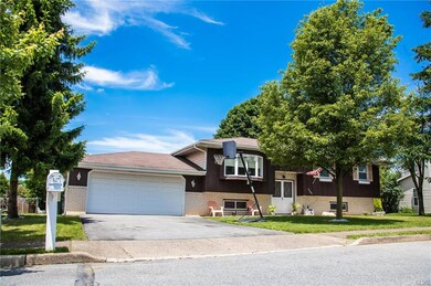 4507 Troxell Dr, Whitehall, PA 18052 - photo 2