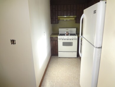 39-41 Greenwich St unit 39B, Ludlow, MA 01056 - photo 5