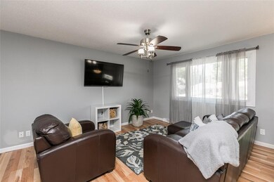 2313 Lori Dr SW, Cedar Rapids, IA 52404 - photo 6