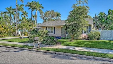 121 24th St W, Bradenton, FL 34205 - photo 3