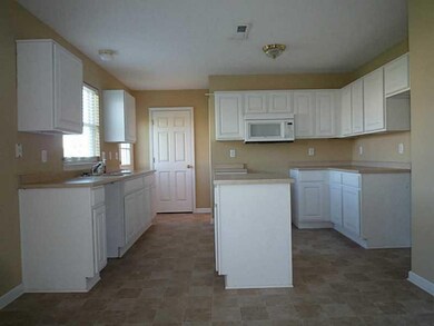 12272 Chiseled Stone Dr, Fishers, IN 46037 - photo 4