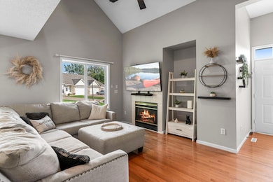 291 Appleblossom Ln, Shakopee, MN 55379 - photo 7