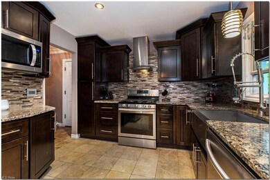 Gorgeous UPDATED Kitchen!