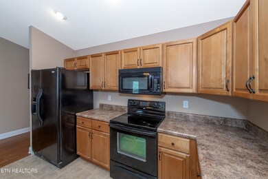 Plenty of Cabinets/Storage!