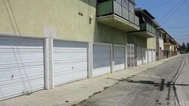 note 4 large garages and balcony of the two bedroo