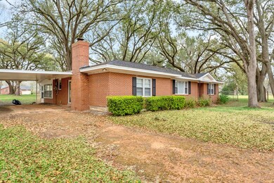 1307 Broach Ave, Albany, GA 31705 - photo 2