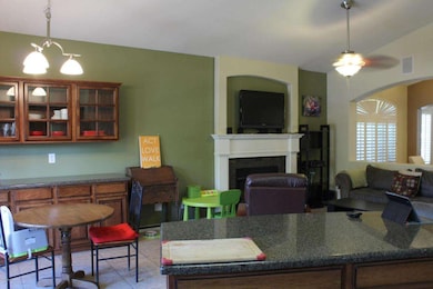 372 W Calle de Caballos, Tempe, AZ 85284 - photo 5