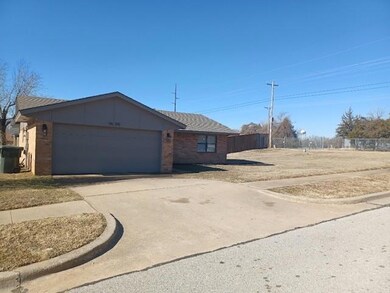 3600 Black Hawk Dr, Norman, OK 73072 - photo 2