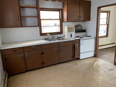 124 Stone Crest Ave, White River Junction, VT 05001 - photo 5