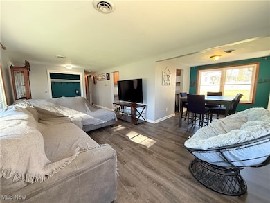 752 Poplar St, Canal Fulton, OH 44614 - photo 5