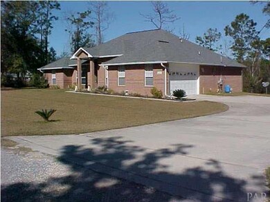 2210 Hollyhill Rd, Pensacola, FL 32526 - photo 2