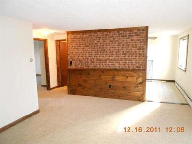 271 Humphrey St unit 3, Lowell, MA 01850 - photo 3