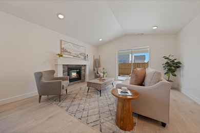 443 NW Monte Vista Ave unit 120, Madras, OR 97741 - photo 7