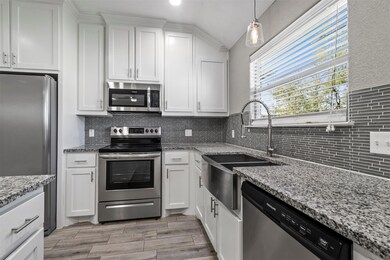 804 N Throckmorton St, Sherman, TX 75090 - photo 5