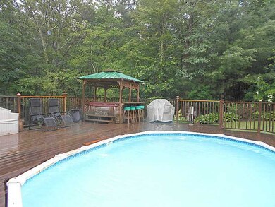 24 Dawes St, Blackstone, MA 01504 - photo 4