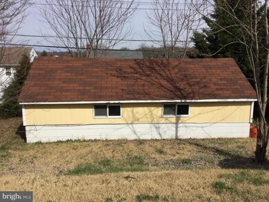 5549 Oakland Rd, Halethorpe, MD 21227 - photo 2