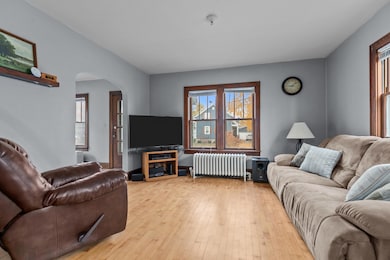 919 W 5th Ave, Oshkosh, WI 54902 - photo 4