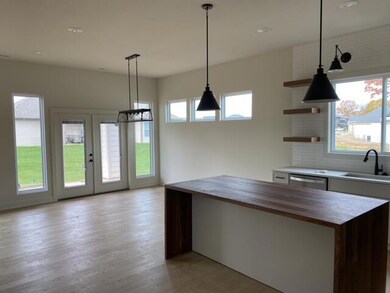 Kitchen/Dining