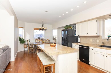 Kitchen_Dining
