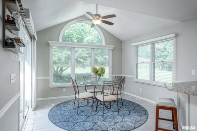 2504 E 40th St, Davenport, IA 52807 - photo 7