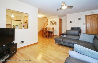 (5) LIVING ROOM DINING ROOM