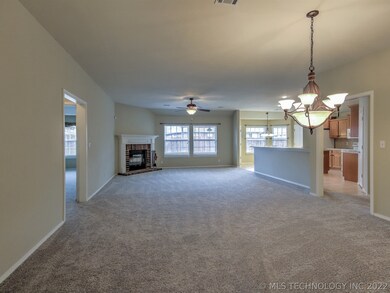 19713 E 50th Ct S, Broken Arrow, OK 74014 - photo 5