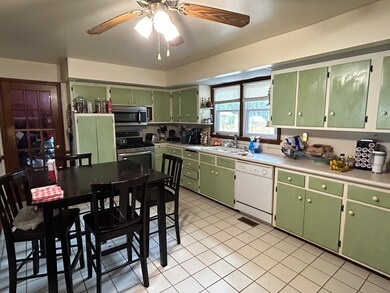 4335 Kildare Ct, Matteson, IL 60443 - photo 2