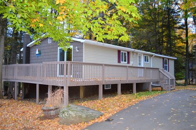 1009 Red Hawk Dr, Lake Ariel, PA 18436 - photo 2