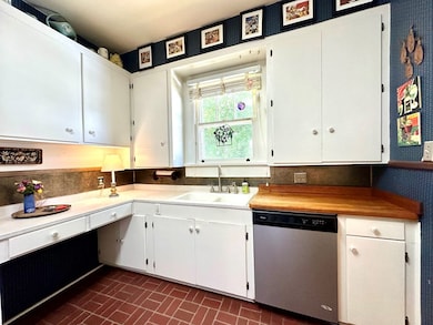 203 Burke Ave, McComb, MS 39648 - photo 6