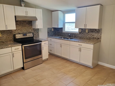 22731 Hickory Shadow, Elmendorf, TX 78112 - photo 5