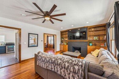 17-web-or-mls-126-e-como-ave