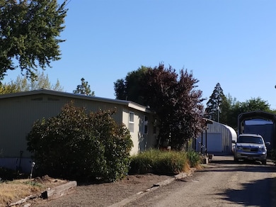 2356 Merry Ln, White City, OR 97503 - photo 2