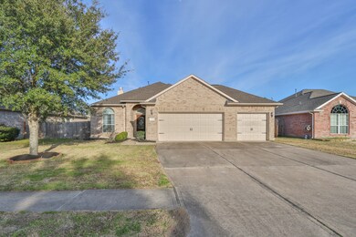1534 Allison St, Alvin, TX 77511 - photo 2