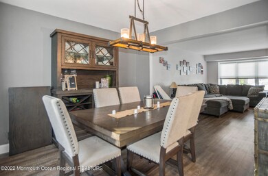 _RMJ4746 dining area