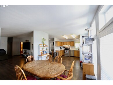 300 S Everest St unit 40, Newberg, OR 97132 - photo 5