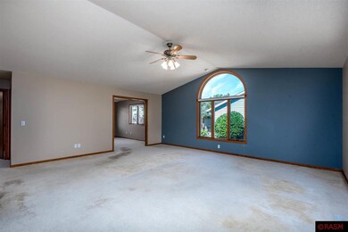 2338 2338 Hoffman Path, Mankato, MN 56001 - photo 2