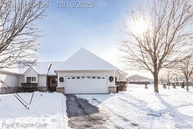 61019 Evergreen Ct unit 22, South Lyon, MI 48178 - photo 2